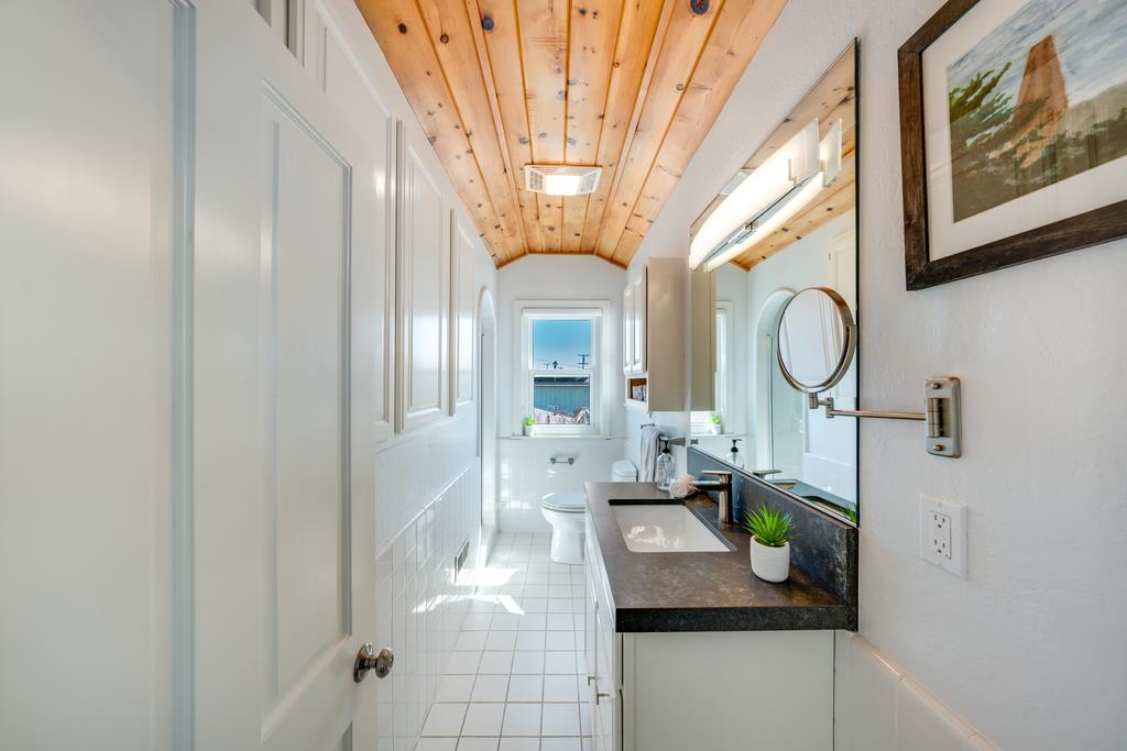 Detail Gallery Image 42 of 75 For 129 Santa Cruz Ave, Aptos,  CA 95003 - 2 Beds | 3 Baths