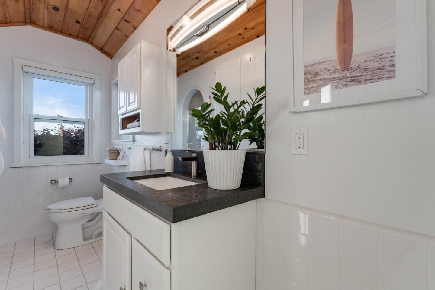 Detail Gallery Image 43 of 75 For 129 Santa Cruz Ave, Aptos,  CA 95003 - 2 Beds | 3 Baths