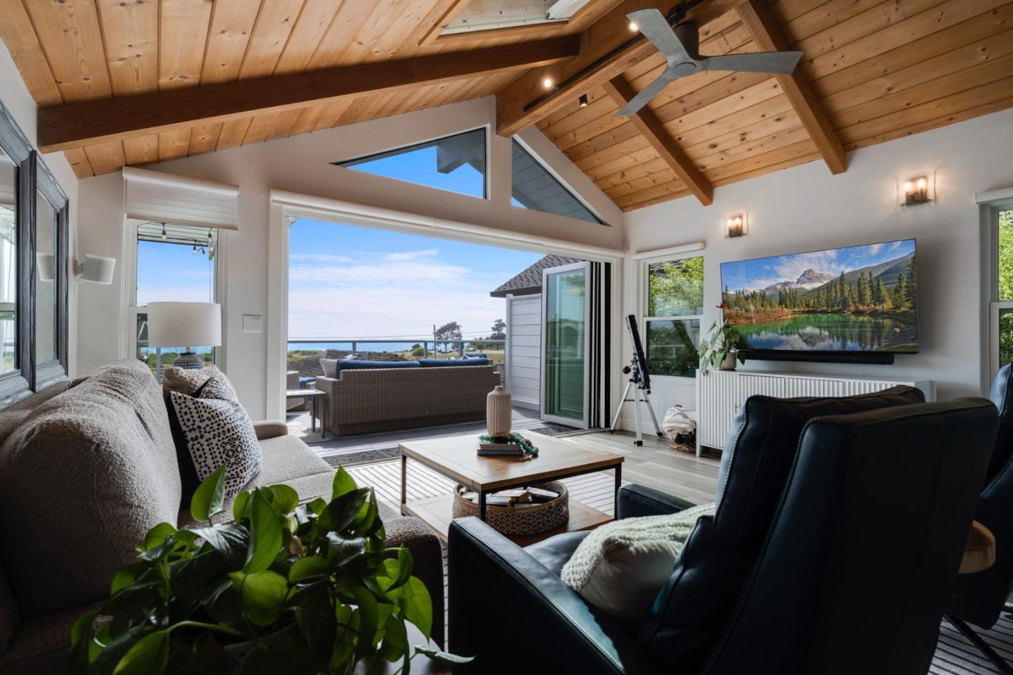 Detail Gallery Image 46 of 75 For 129 Santa Cruz Ave, Aptos,  CA 95003 - 2 Beds | 3 Baths
