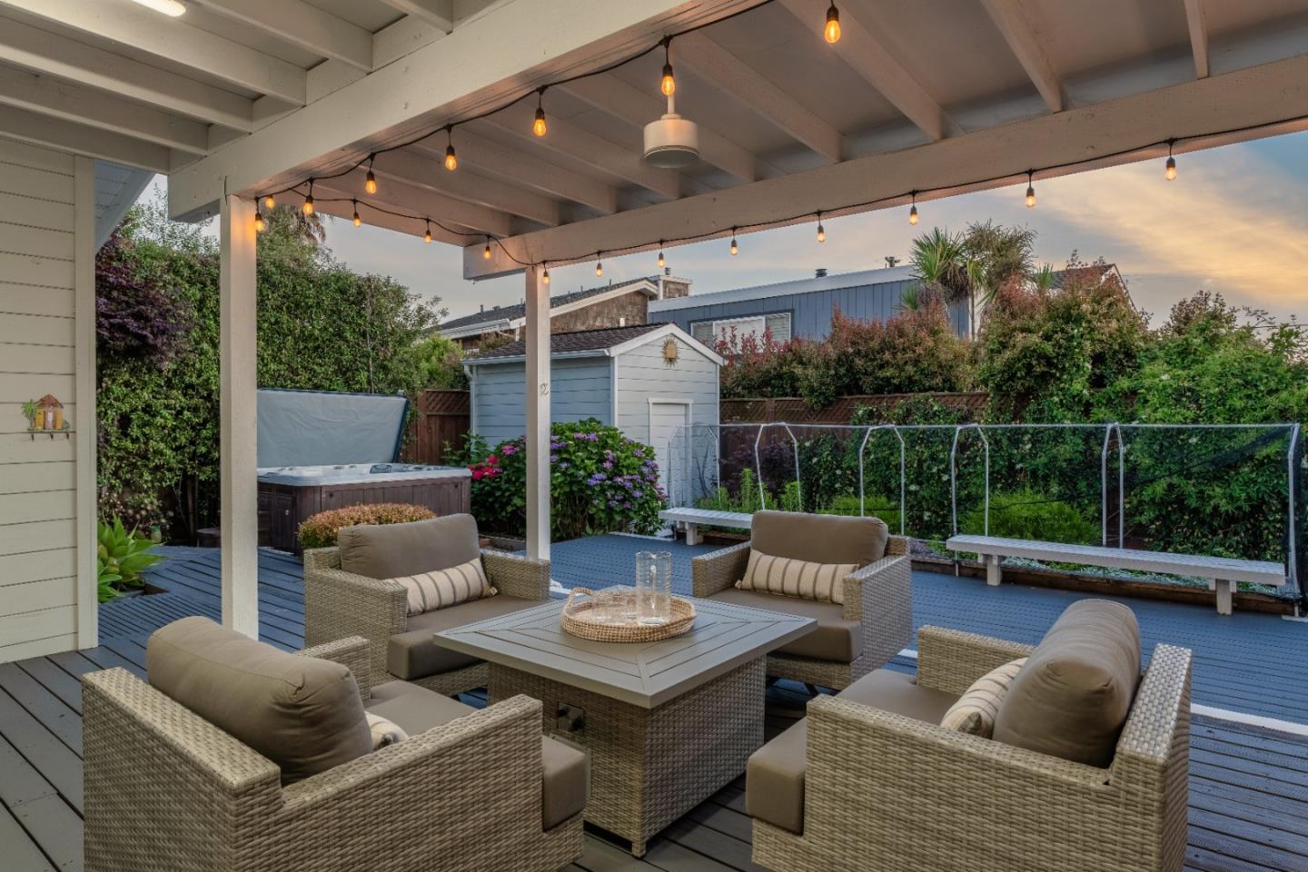 Detail Gallery Image 56 of 75 For 129 Santa Cruz Ave, Aptos,  CA 95003 - 2 Beds | 3 Baths