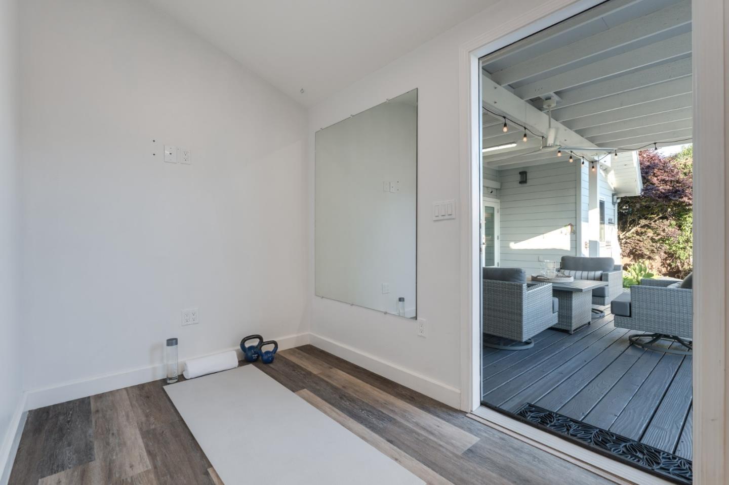 Detail Gallery Image 60 of 75 For 129 Santa Cruz Ave, Aptos,  CA 95003 - 2 Beds | 3 Baths