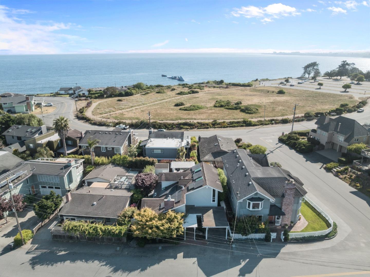 Detail Gallery Image 64 of 75 For 129 Santa Cruz Ave, Aptos,  CA 95003 - 2 Beds | 3 Baths