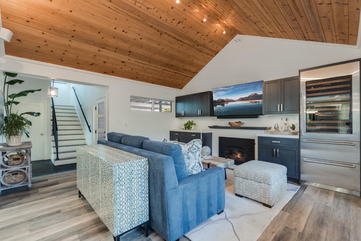 Detail Gallery Image 7 of 75 For 129 Santa Cruz Ave, Aptos,  CA 95003 - 2 Beds | 3 Baths