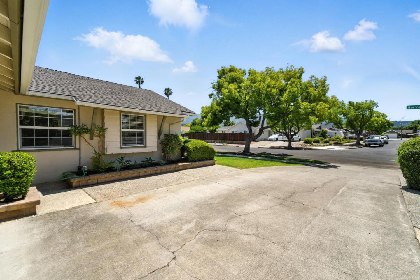 Detail Gallery Image 4 of 25 For 5608 Harvard Dr, San Jose,  CA 95118 - 3 Beds | 1 Baths