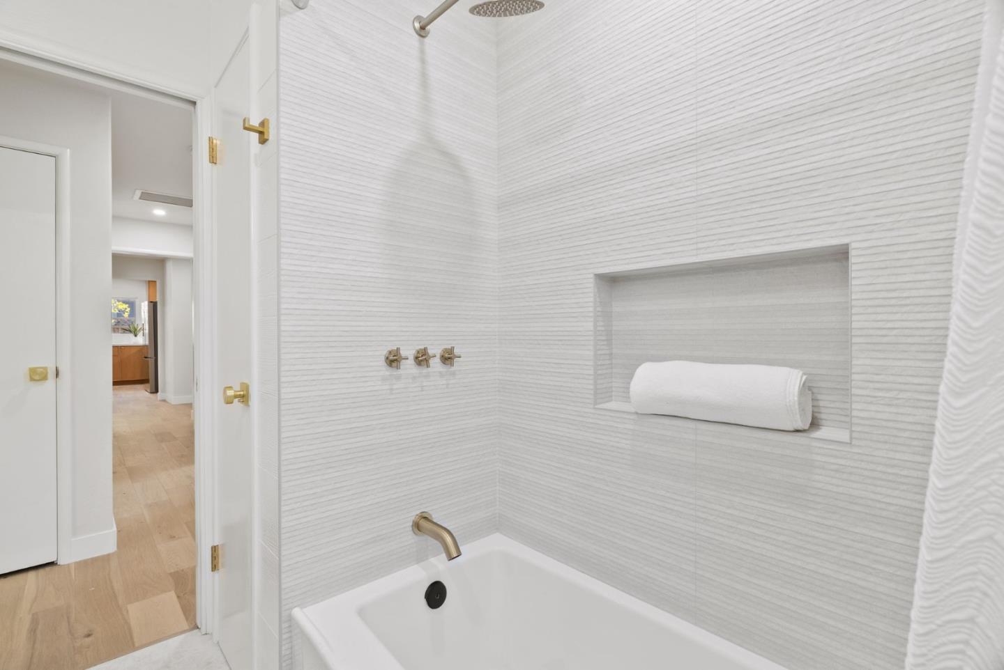 Detail Gallery Image 17 of 60 For 520 S Bayview Ave, Sunnyvale,  CA 94086 - 3 Beds | 2 Baths