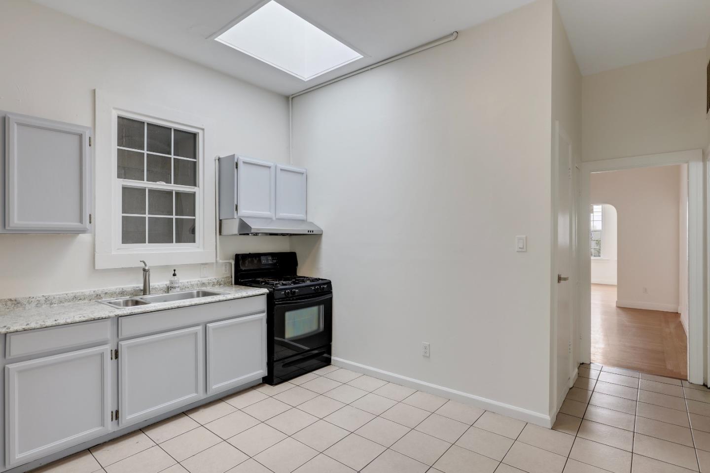 Detail Gallery Image 14 of 41 For 213 7th St, Oakland,  CA 94607 - – Beds | – Baths