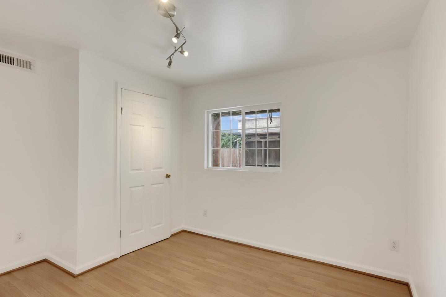 Detail Gallery Image 30 of 41 For 213 7th St, Oakland,  CA 94607 - – Beds | – Baths