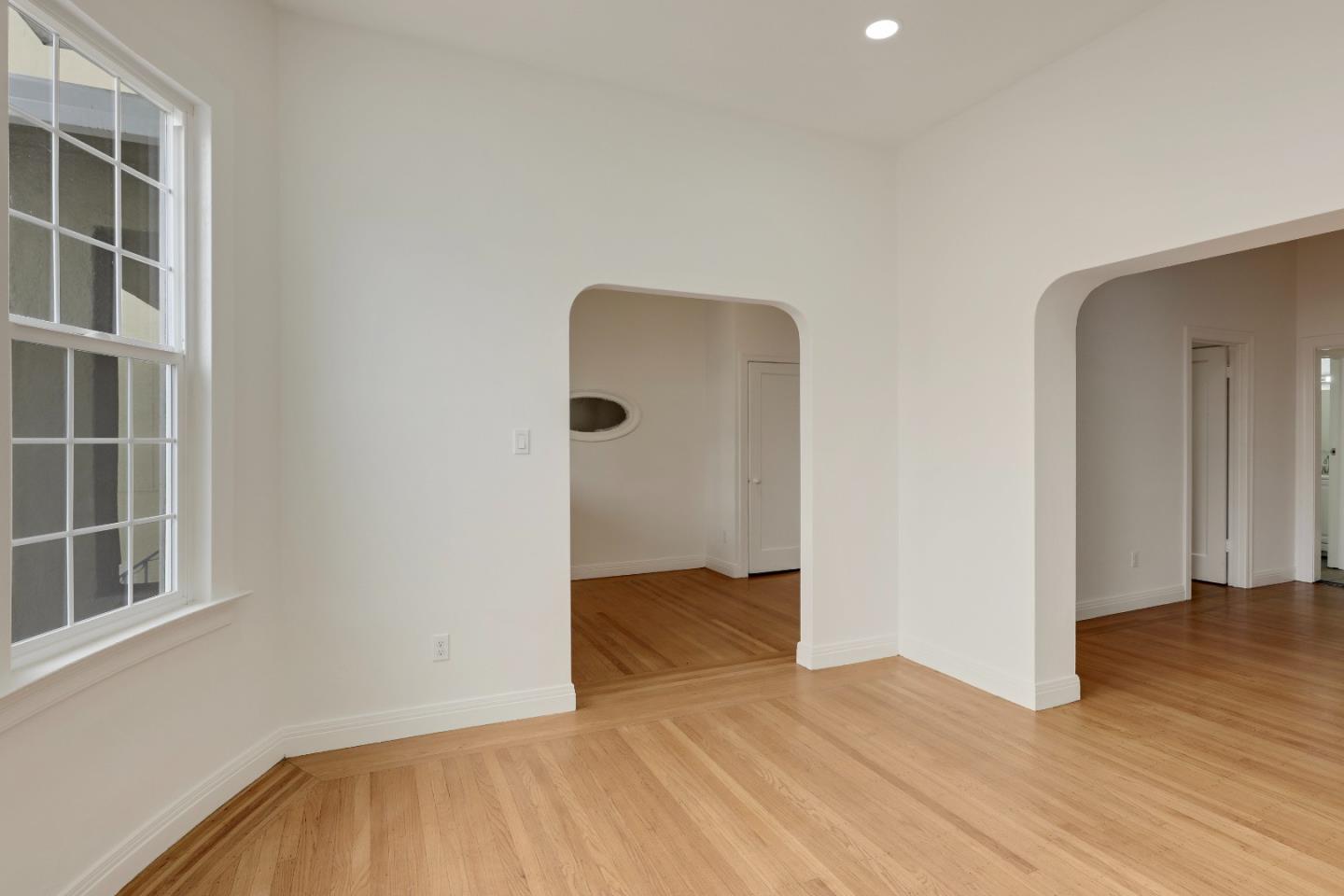 Detail Gallery Image 6 of 41 For 213 7th St, Oakland,  CA 94607 - – Beds | – Baths