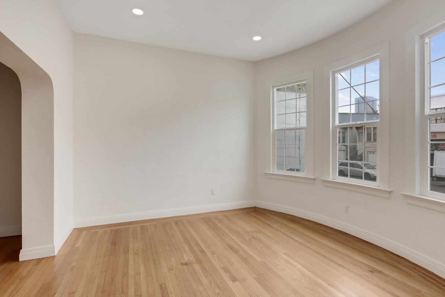 Detail Gallery Image 7 of 41 For 213 7th St, Oakland,  CA 94607 - – Beds | – Baths
