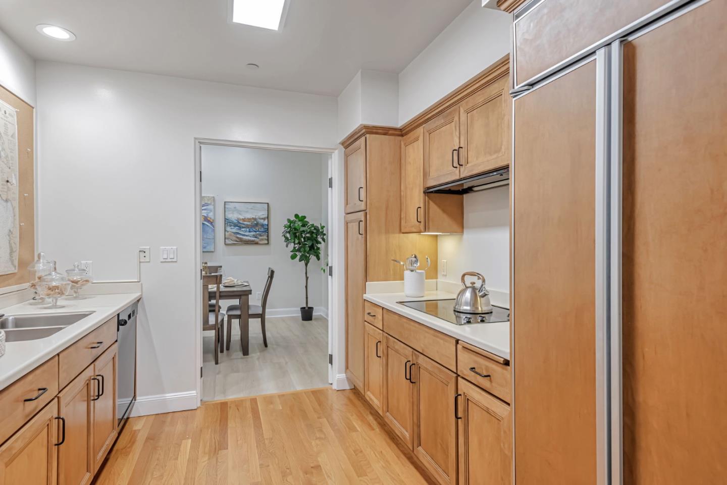 Detail Gallery Image 10 of 28 For 555 Byron St #105,  Palo Alto,  CA 94301 - 2 Beds | 2 Baths