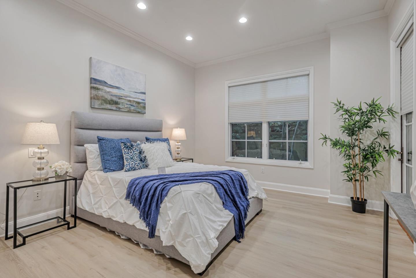 Detail Gallery Image 14 of 28 For 555 Byron St #105,  Palo Alto,  CA 94301 - 2 Beds | 2 Baths