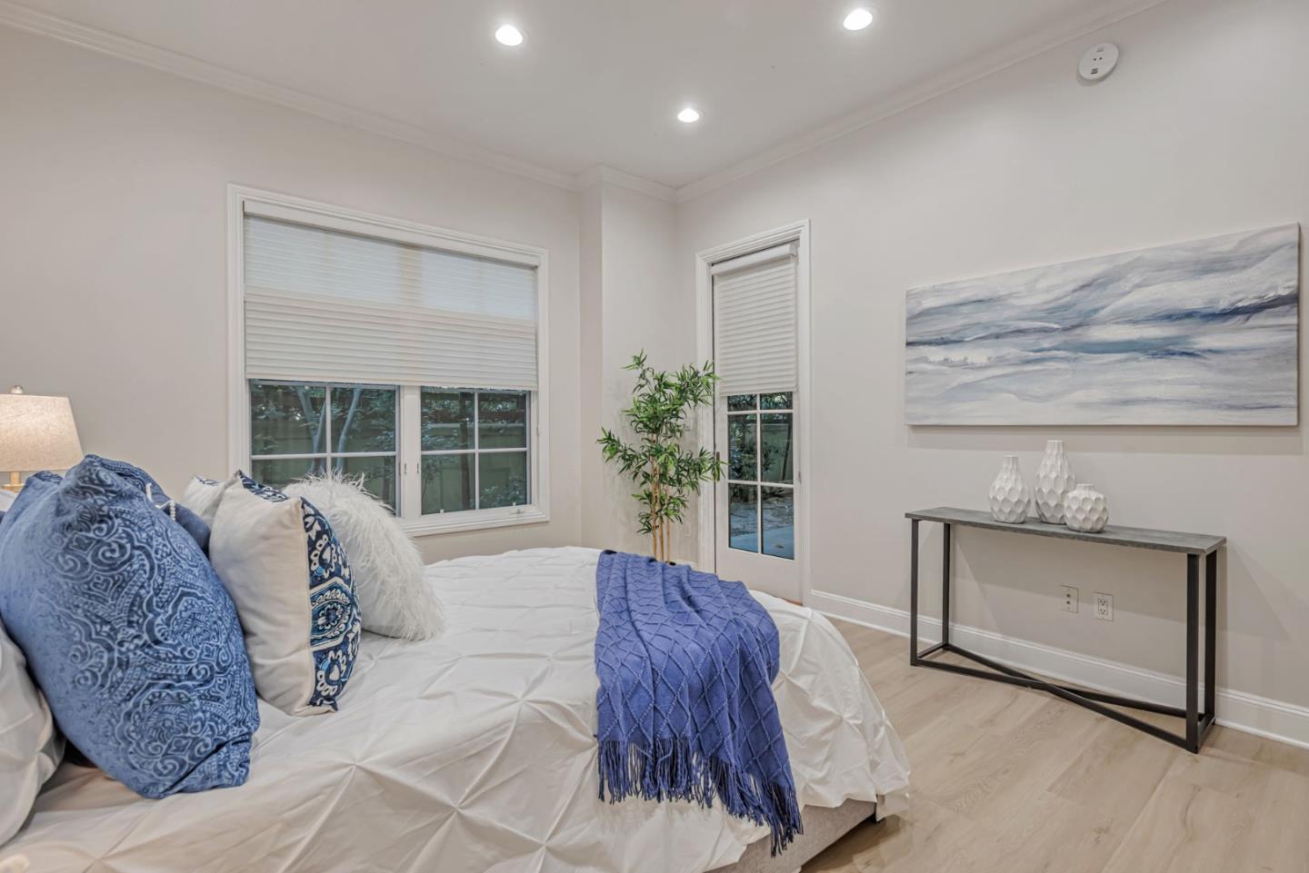 Detail Gallery Image 15 of 28 For 555 Byron St #105,  Palo Alto,  CA 94301 - 2 Beds | 2 Baths
