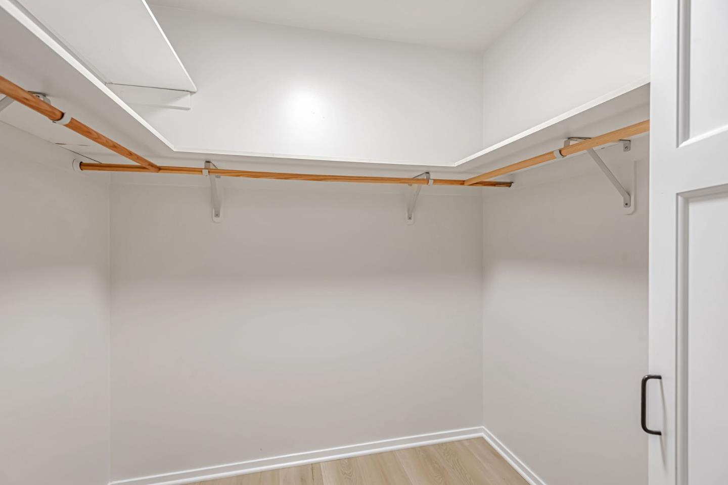 Detail Gallery Image 16 of 28 For 555 Byron St #105,  Palo Alto,  CA 94301 - 2 Beds | 2 Baths