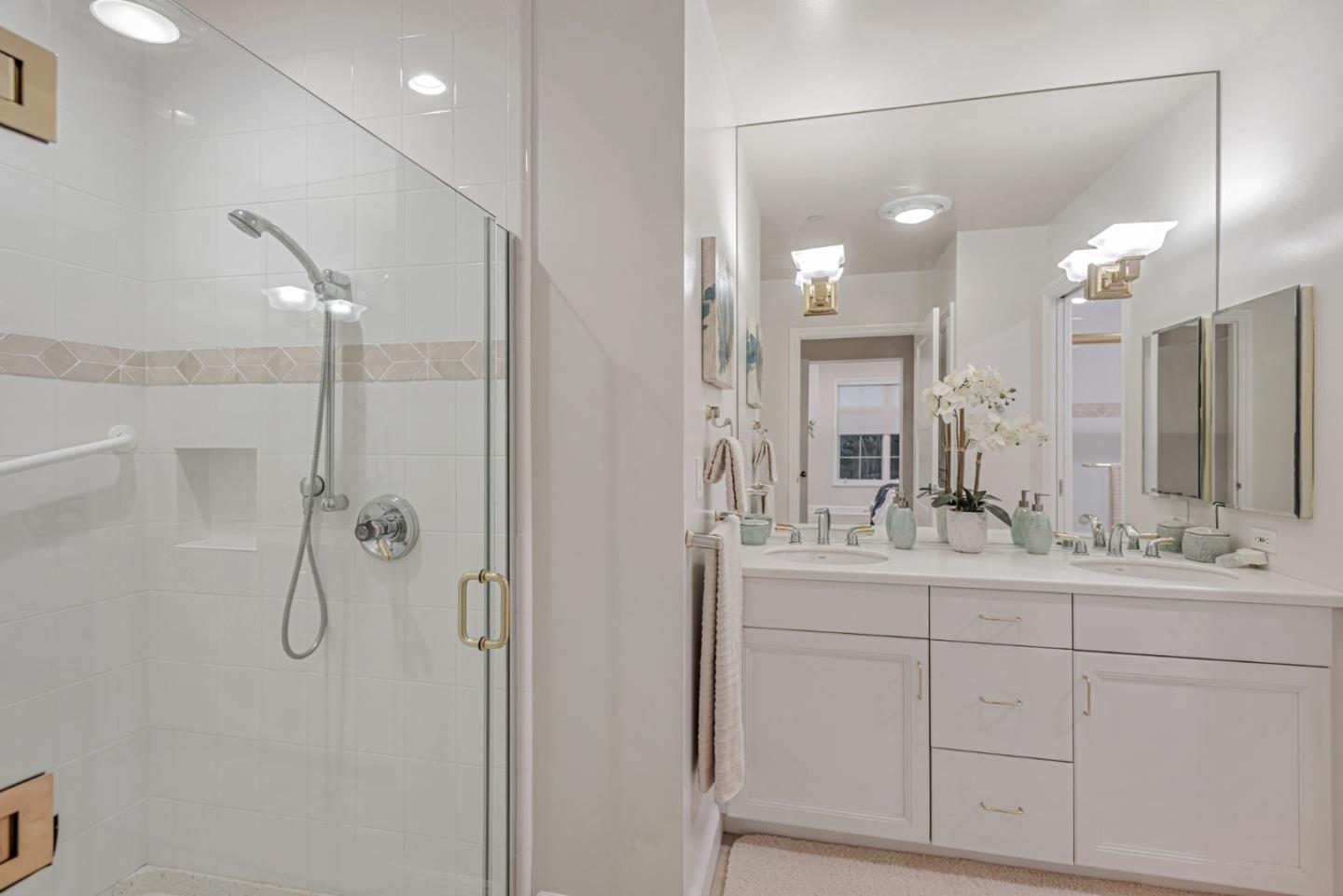 Detail Gallery Image 17 of 28 For 555 Byron St #105,  Palo Alto,  CA 94301 - 2 Beds | 2 Baths