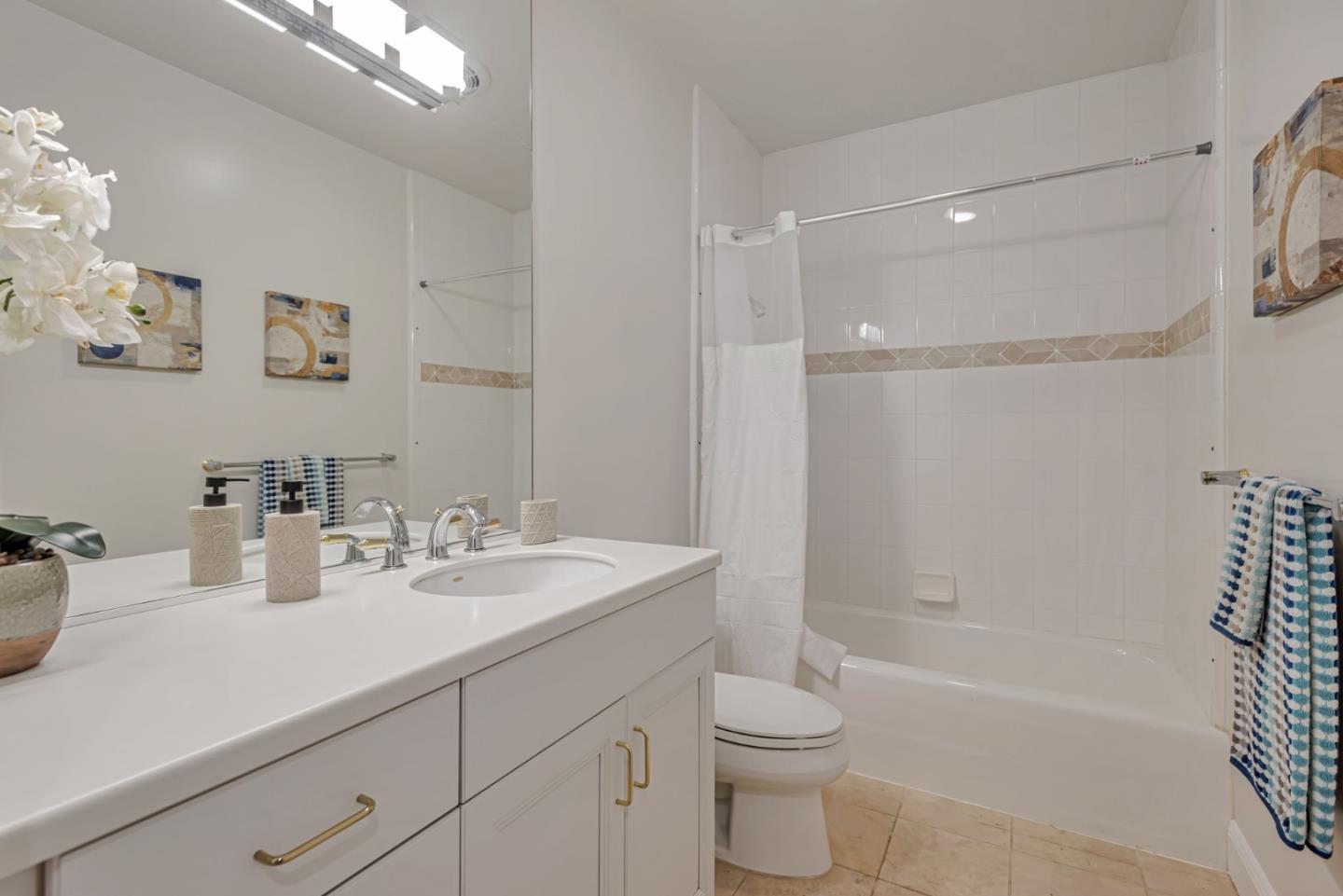 Detail Gallery Image 18 of 28 For 555 Byron St #105,  Palo Alto,  CA 94301 - 2 Beds | 2 Baths