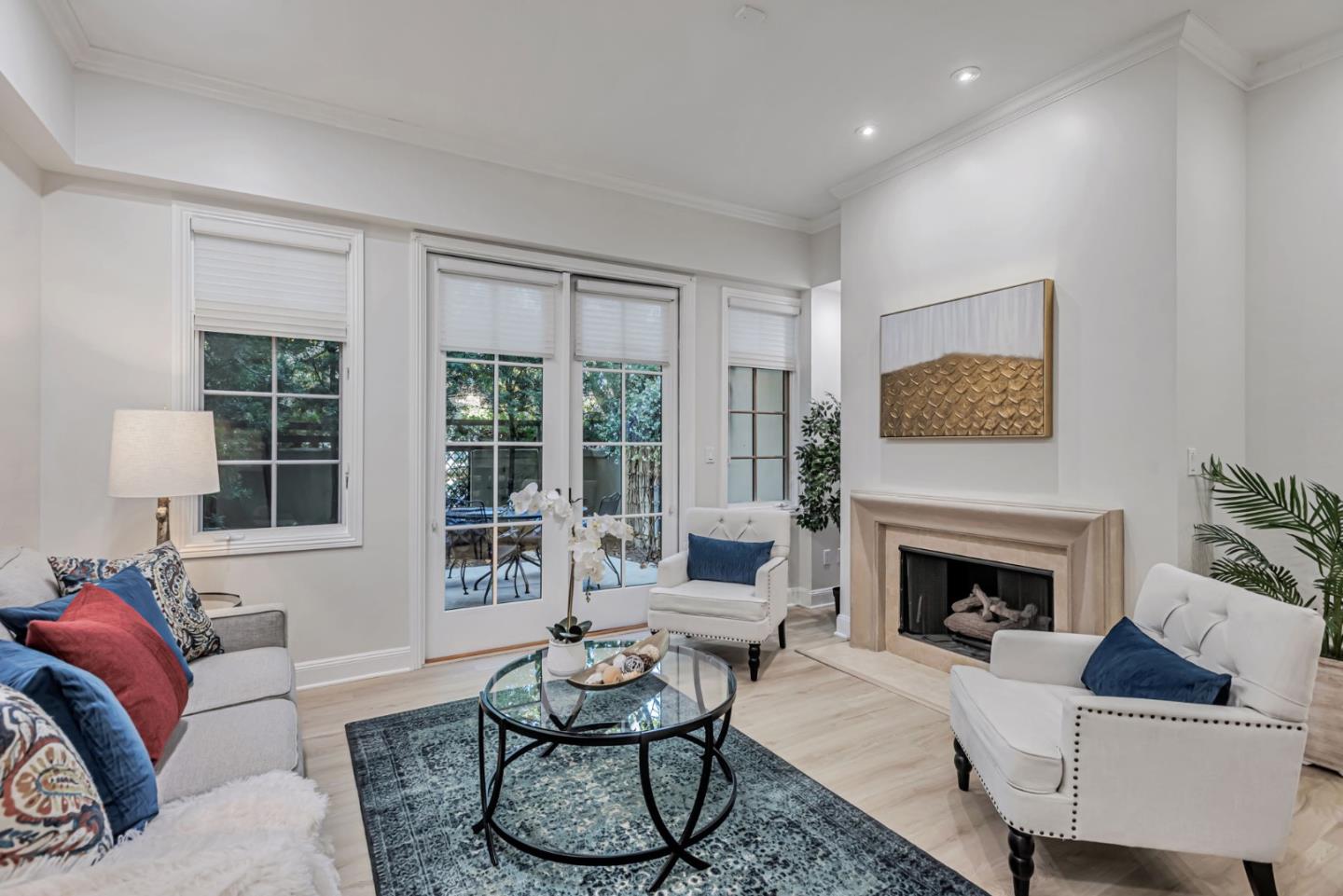 Detail Gallery Image 4 of 28 For 555 Byron St #105,  Palo Alto,  CA 94301 - 2 Beds | 2 Baths
