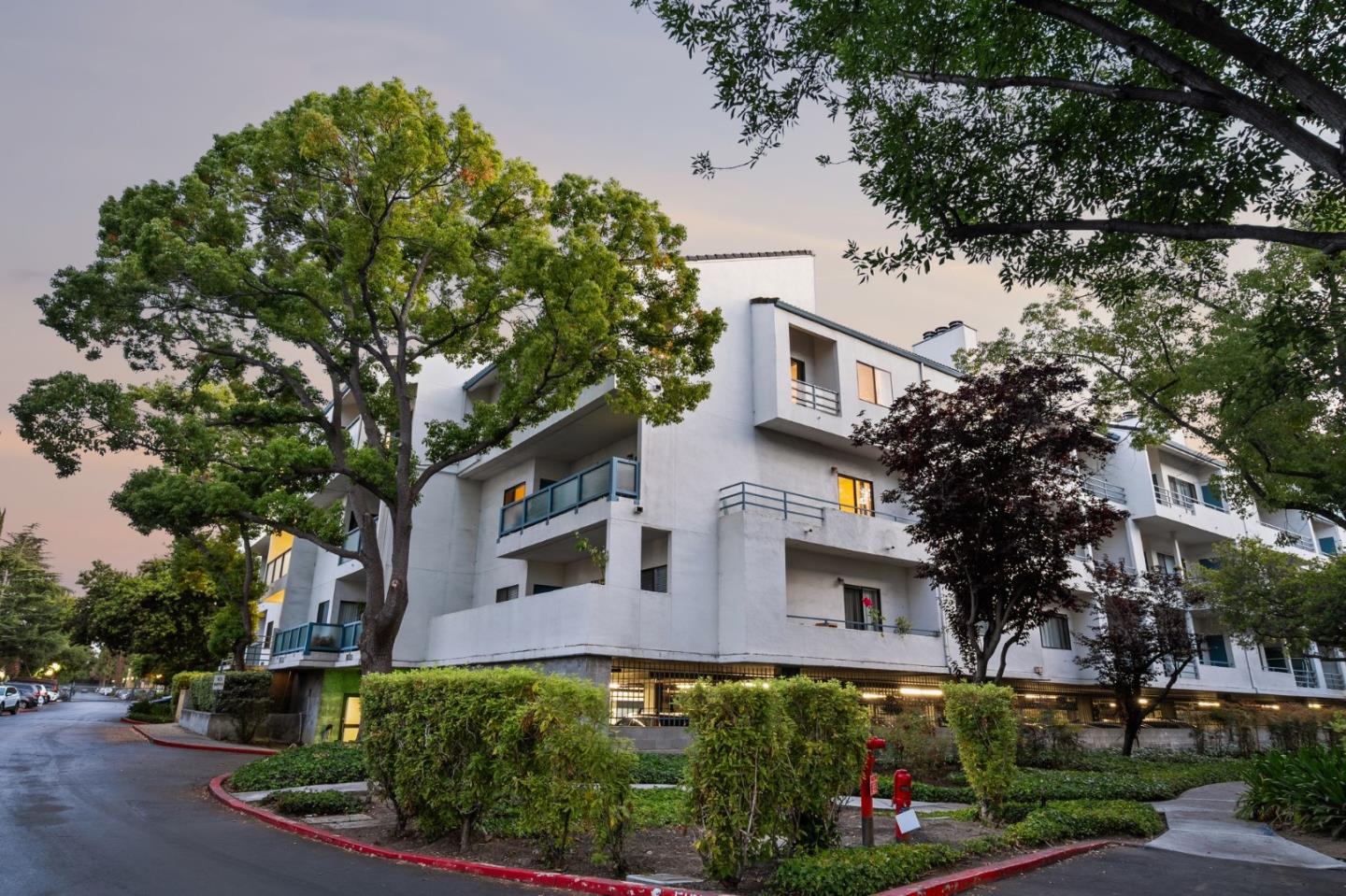 Detail Gallery Image 5 of 57 For 4671 Albany Cir #150,  San Jose,  CA 95129 - 2 Beds | 2 Baths