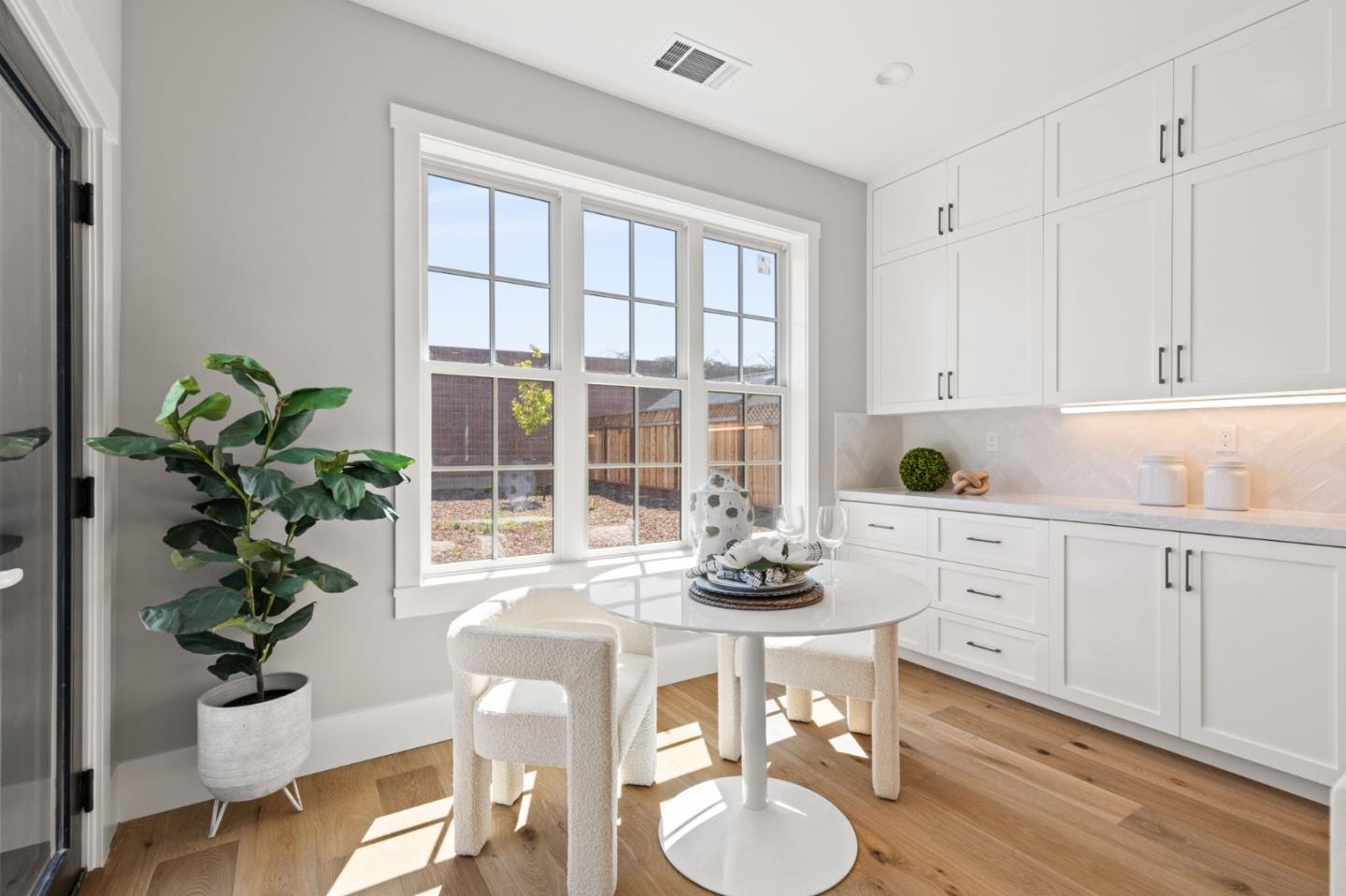 Detail Gallery Image 13 of 45 For 16166 E Mozart Ave, Los Gatos,  CA 95032 - 5 Beds | 4/1 Baths