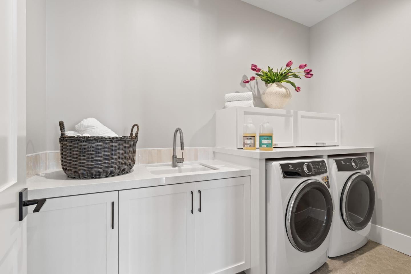 Detail Gallery Image 26 of 45 For 16166 E Mozart Ave, Los Gatos,  CA 95032 - 5 Beds | 4/1 Baths