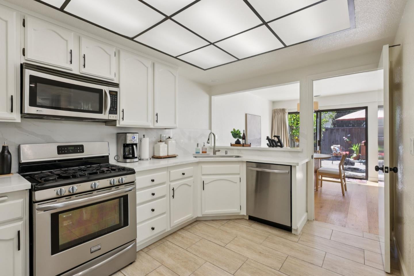 Detail Gallery Image 12 of 36 For 270 Ontario Rd, Milpitas,  CA 95035 - 3 Beds | 2/1 Baths