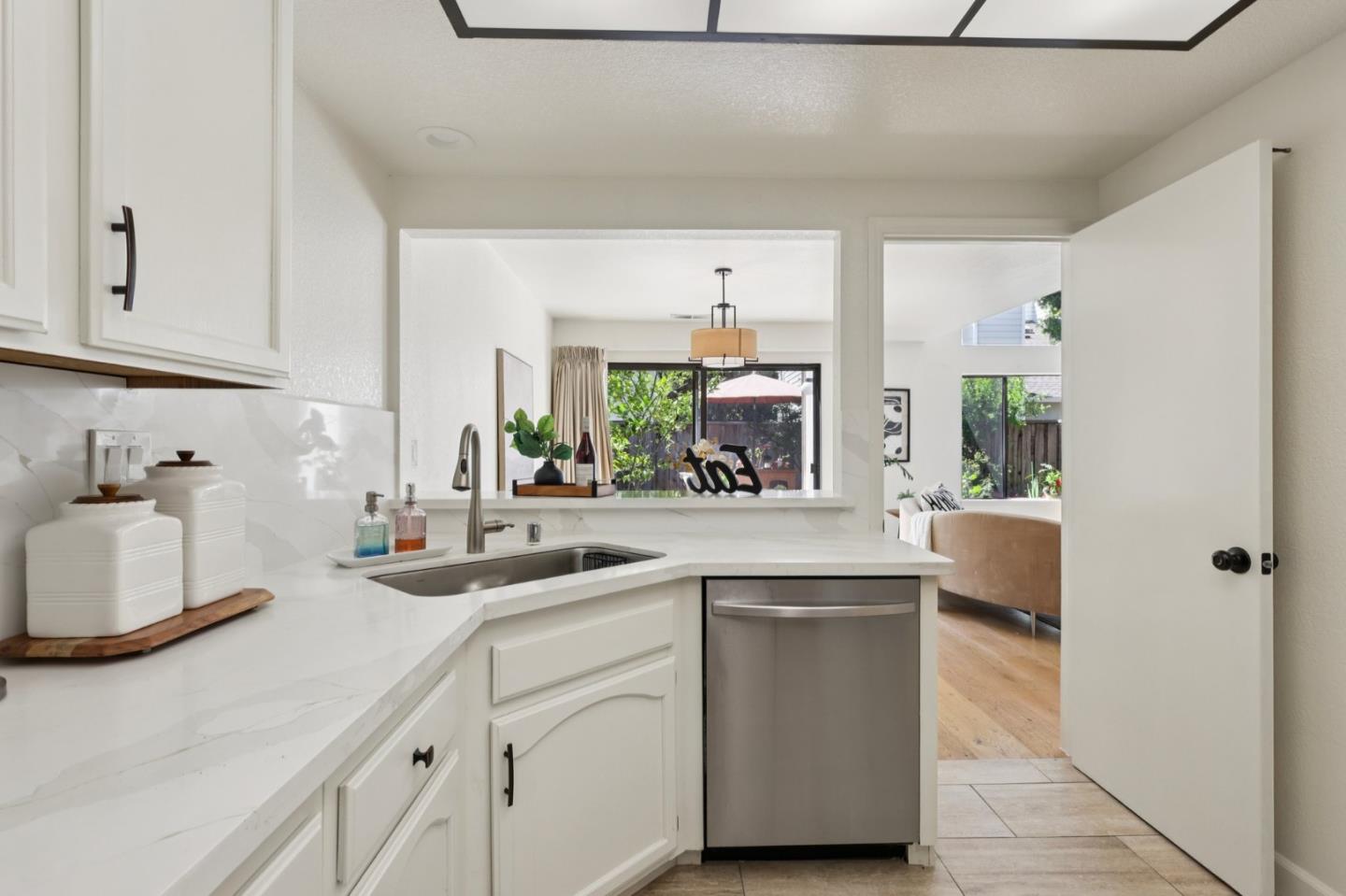 Detail Gallery Image 13 of 36 For 270 Ontario Rd, Milpitas,  CA 95035 - 3 Beds | 2/1 Baths
