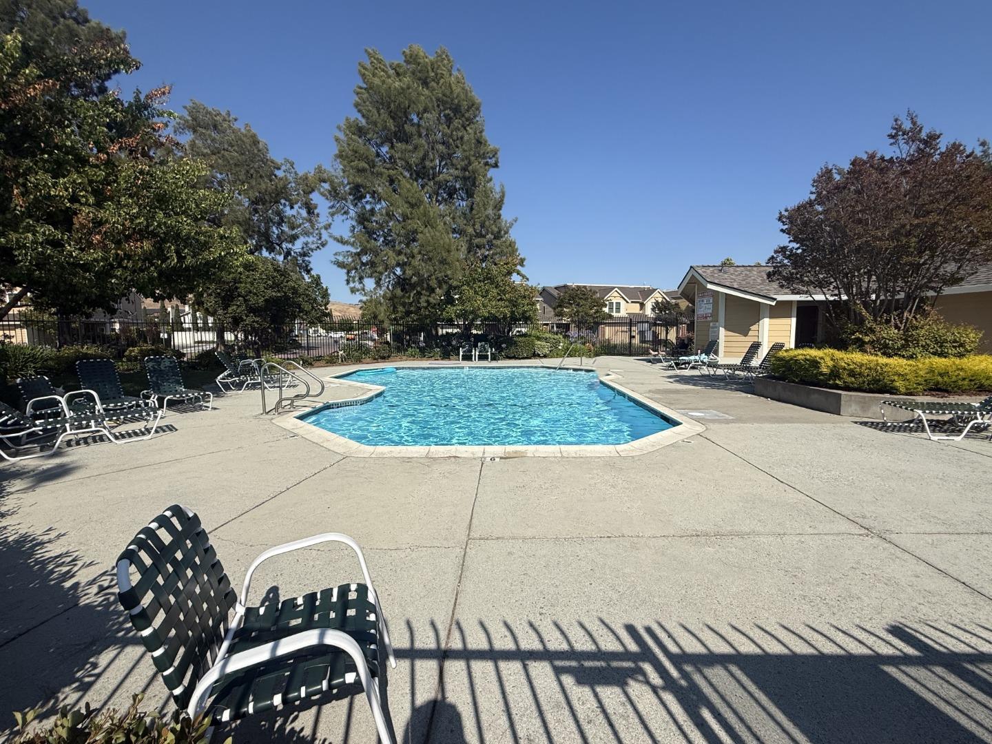 Detail Gallery Image 33 of 36 For 270 Ontario Rd, Milpitas,  CA 95035 - 3 Beds | 2/1 Baths