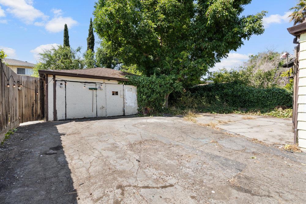 Detail Gallery Image 3 of 6 For 2187 Wyandotte St, Mountain View,  CA 94043 - 4 Beds | 2 Baths