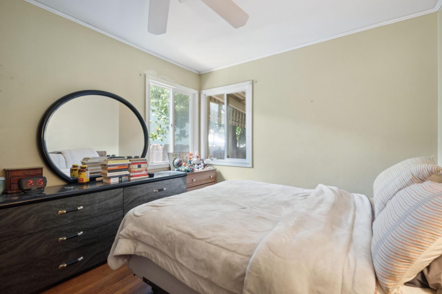 Detail Gallery Image 12 of 20 For 17315 via Flores, San Lorenzo,  CA 94580 - 3 Beds | 2 Baths