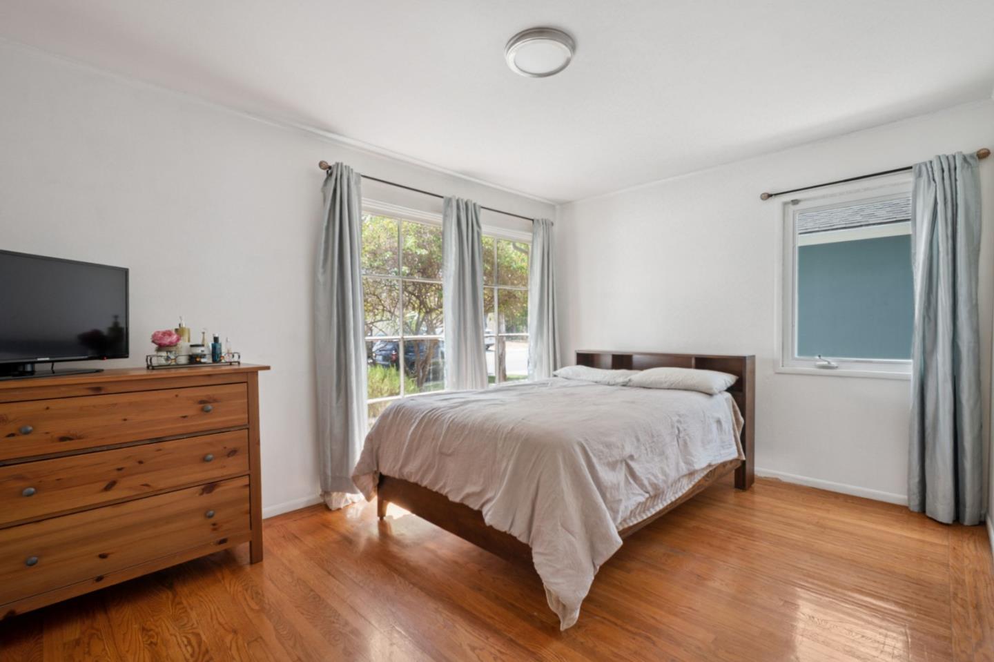 Detail Gallery Image 8 of 20 For 17315 via Flores, San Lorenzo,  CA 94580 - 3 Beds | 2 Baths