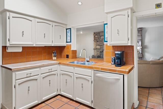 Detail Gallery Image 8 of 17 For 0 2nd Ave 2 Ne of Casanova St, Carmel,  CA 93923 - 3 Beds | 4 Baths