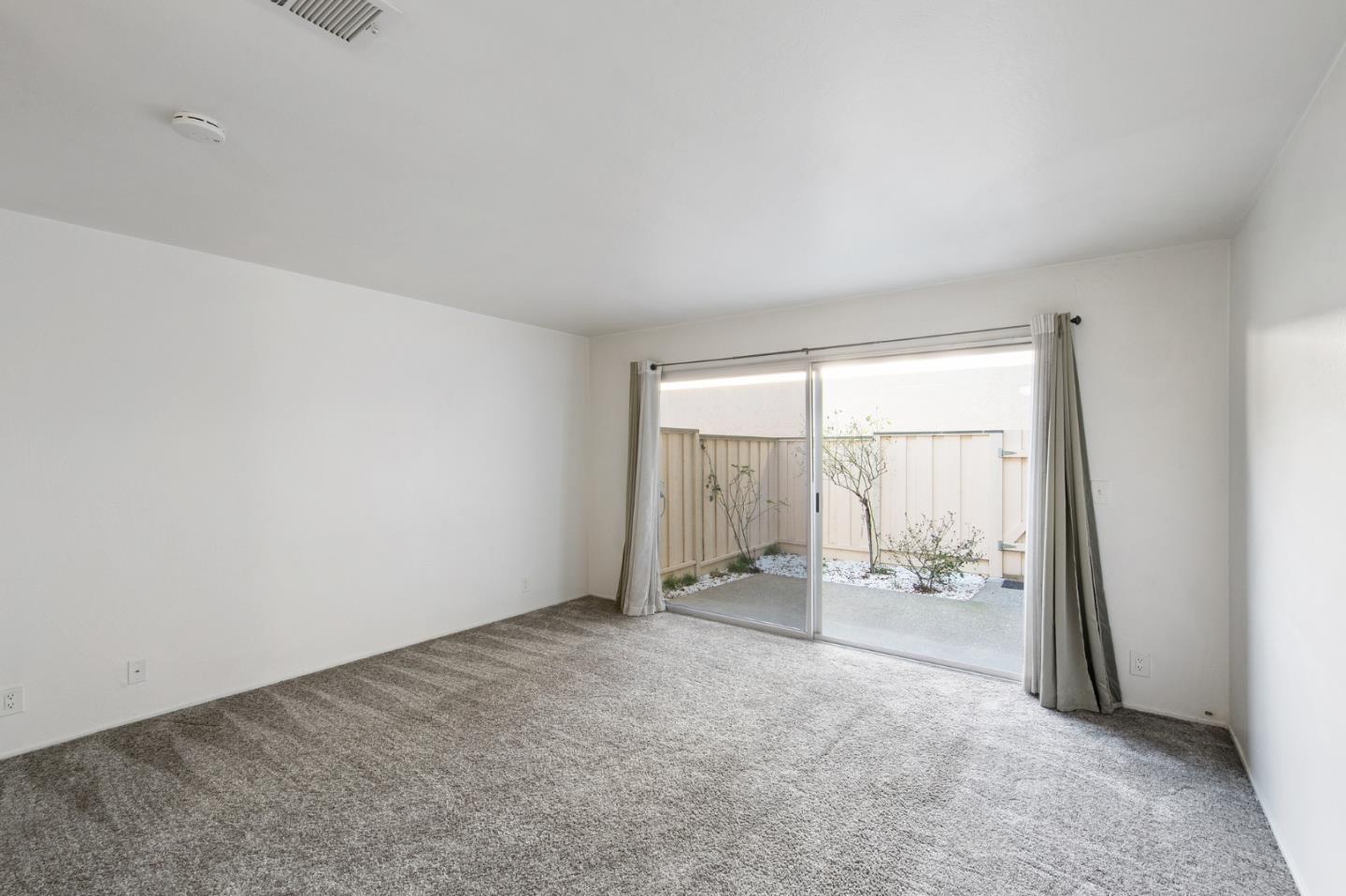 Detail Gallery Image 2 of 14 For 1358 Terra Nova Blvd, Pacifica,  CA 94044 - 2 Beds | 1/1 Baths