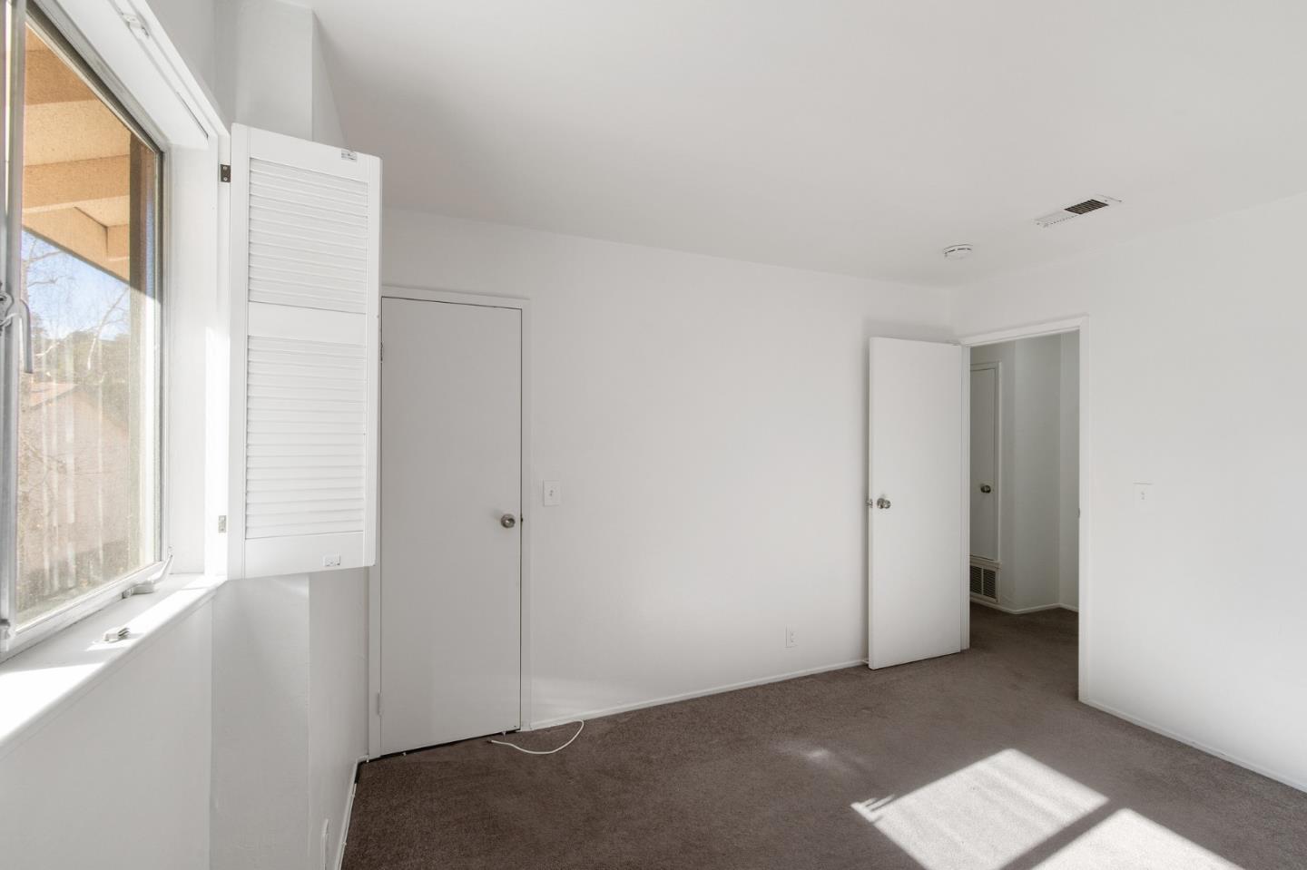 Detail Gallery Image 4 of 14 For 1358 Terra Nova Blvd, Pacifica,  CA 94044 - 2 Beds | 1/1 Baths