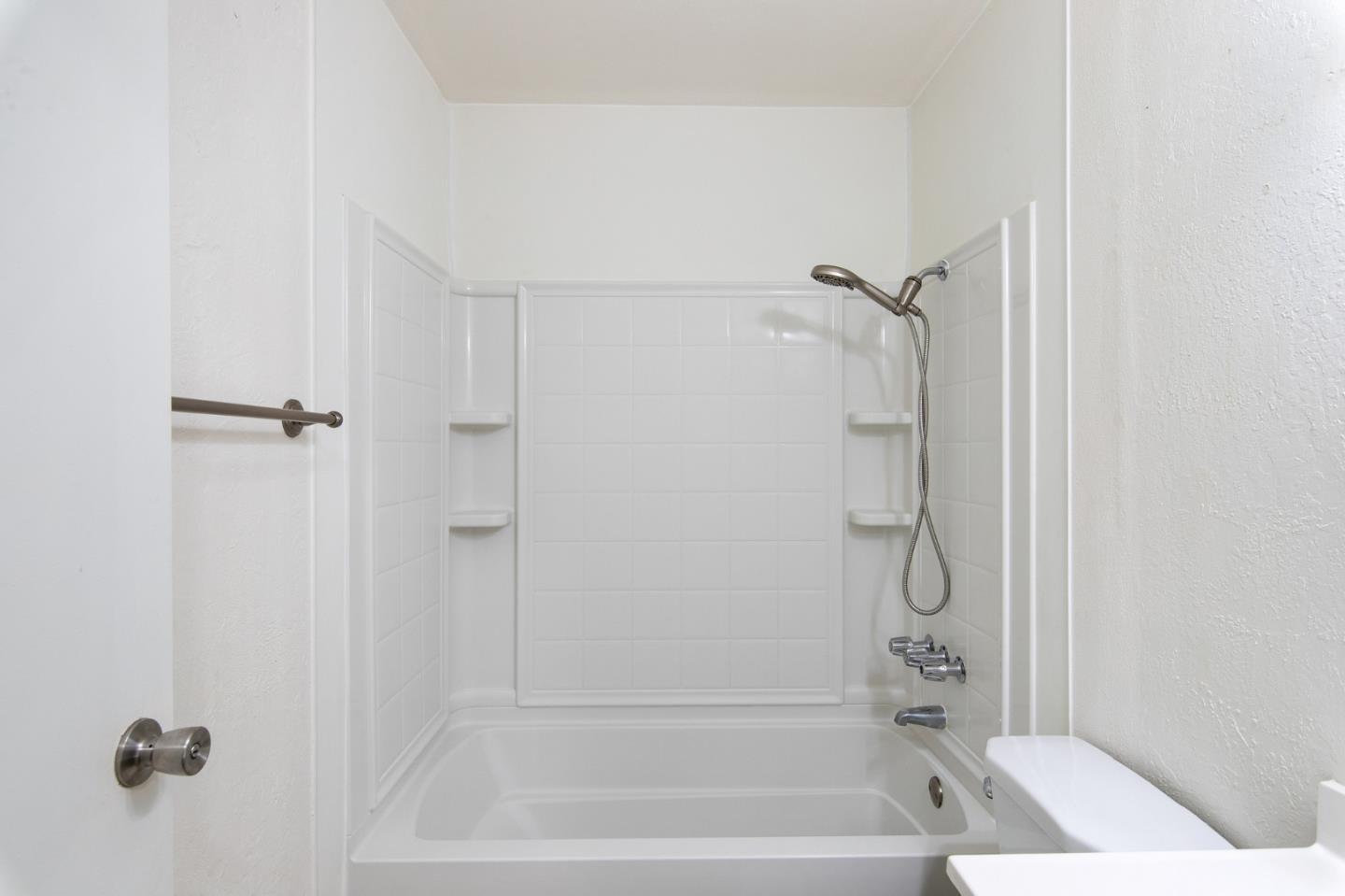 Detail Gallery Image 7 of 14 For 1358 Terra Nova Blvd, Pacifica,  CA 94044 - 2 Beds | 1/1 Baths