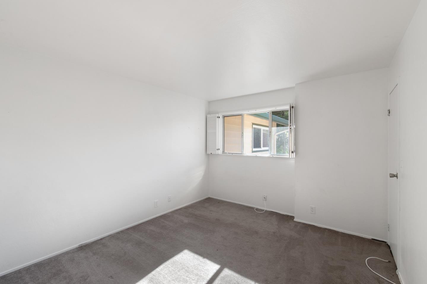 Detail Gallery Image 9 of 14 For 1358 Terra Nova Blvd, Pacifica,  CA 94044 - 2 Beds | 1/1 Baths