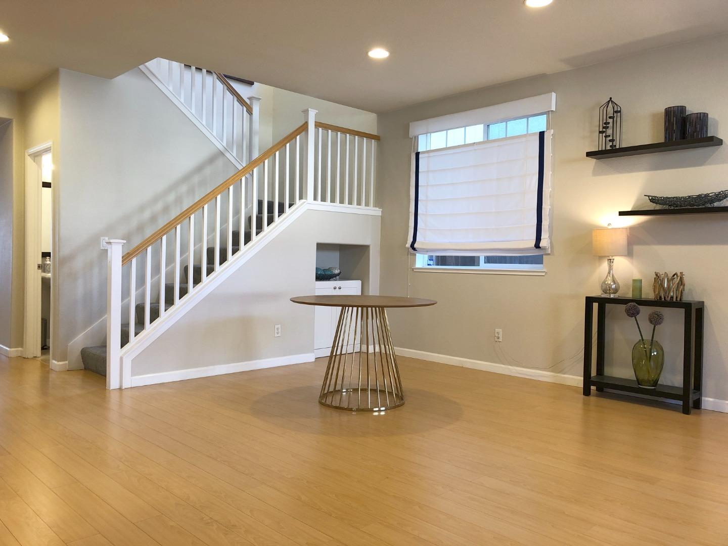Detail Gallery Image 3 of 26 For 1676 Pala Ranch Cir, San Jose,  CA 95133 - 4 Beds | 2/1 Baths