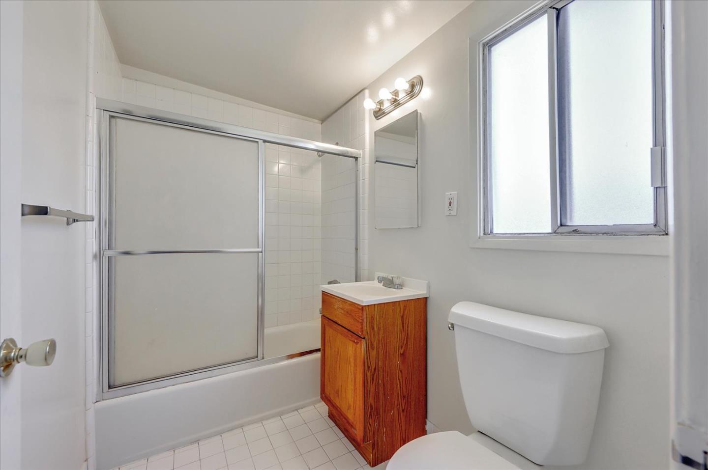 Detail Gallery Image 8 of 10 For 840 El Camino Real, Millbrae,  CA 94030 - – Beds | – Baths