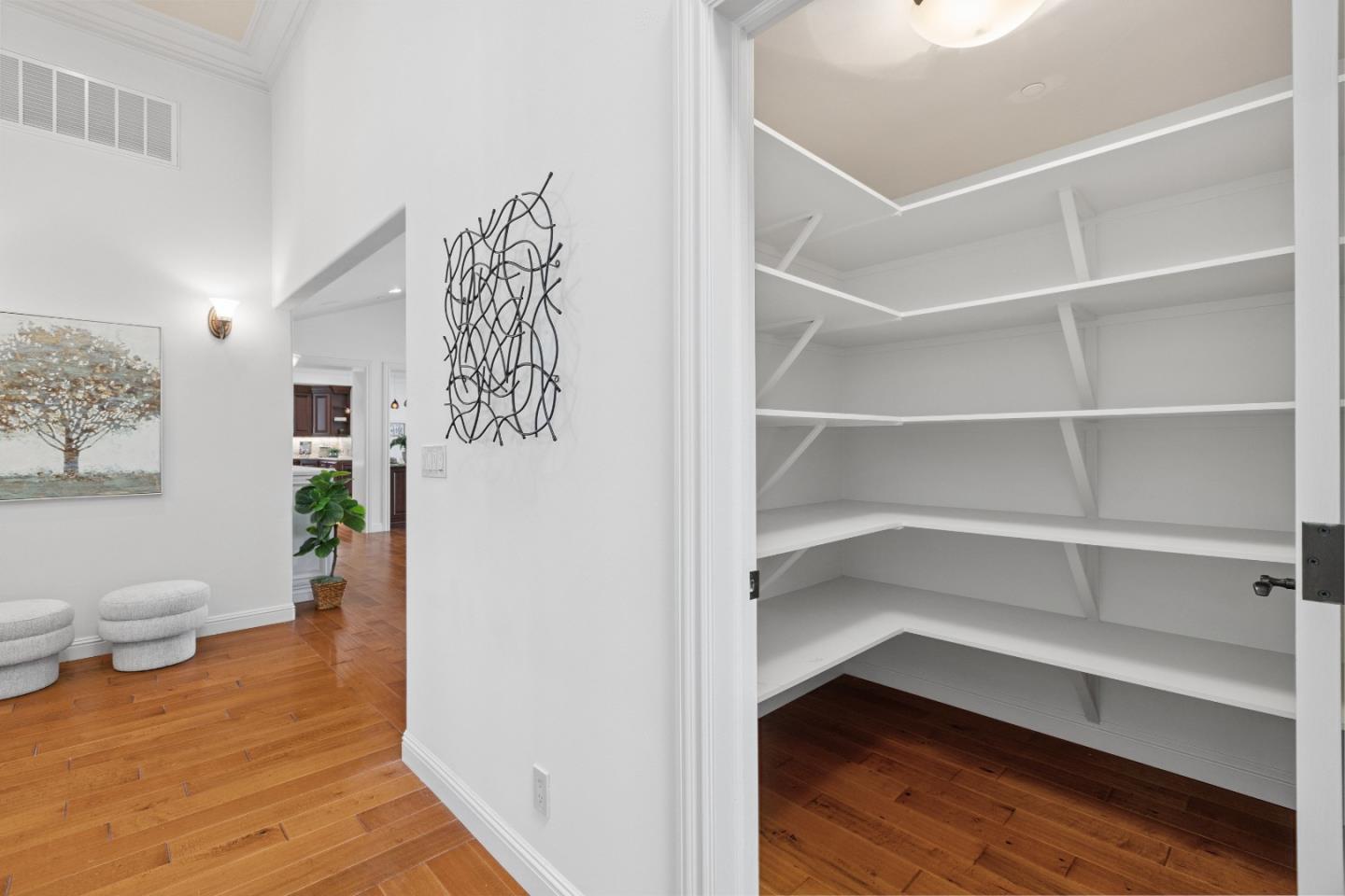 Detail Gallery Image 27 of 99 For 9885 Wilford Way, Gilroy,  CA 95020 - 4 Beds | 4 Baths