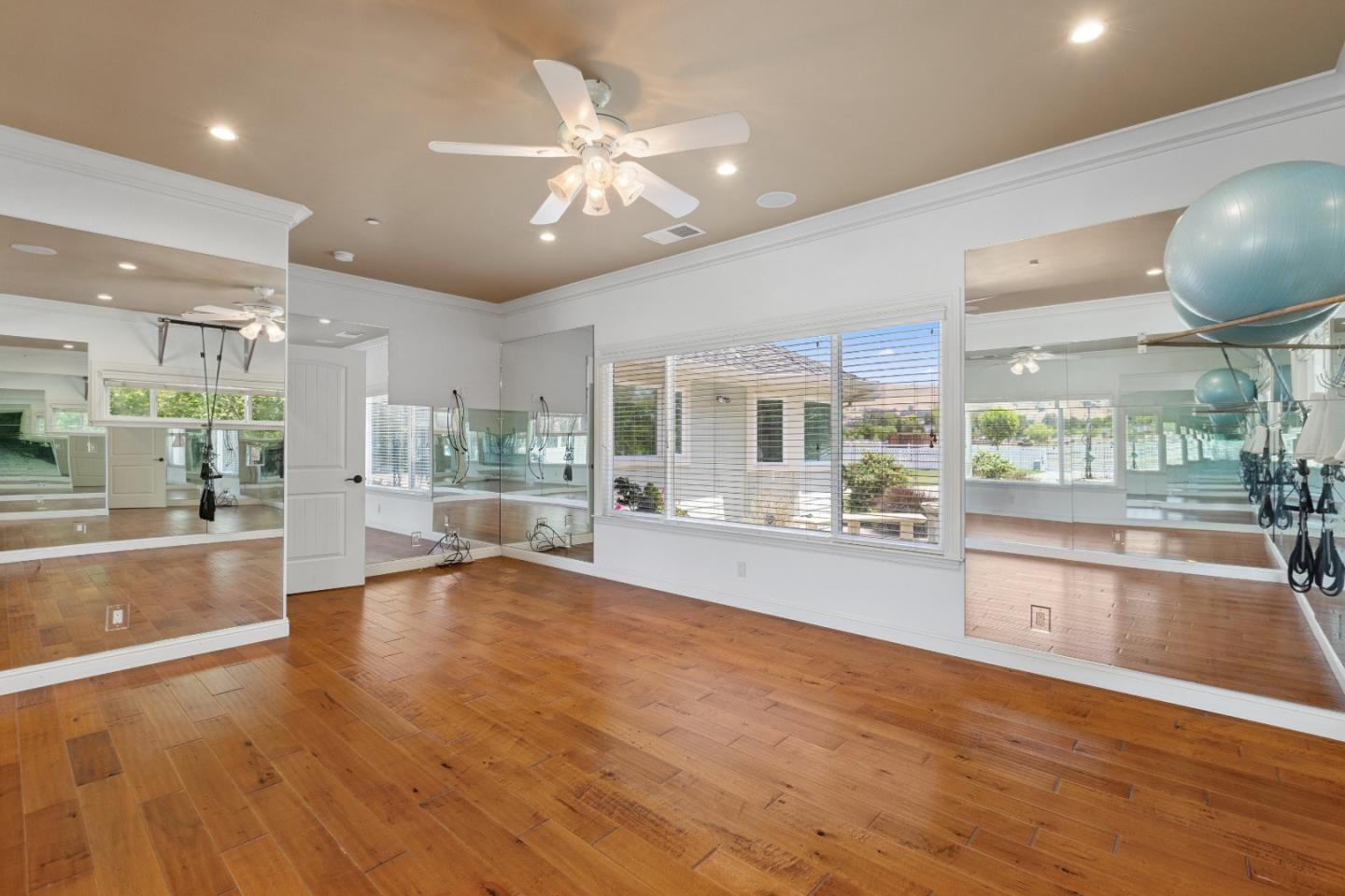 Detail Gallery Image 52 of 99 For 9885 Wilford Way, Gilroy,  CA 95020 - 4 Beds | 4 Baths