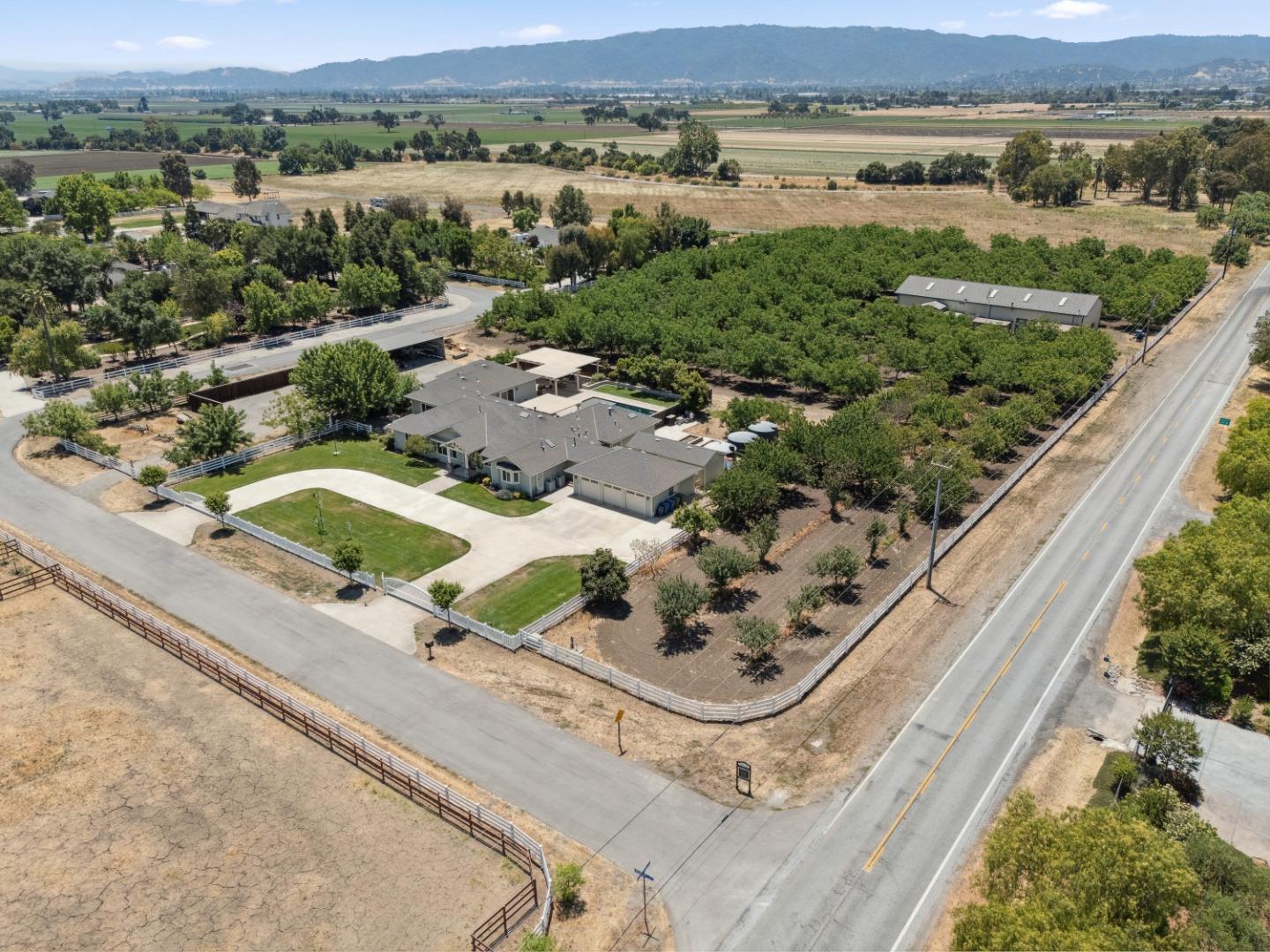Detail Gallery Image 94 of 99 For 9885 Wilford Way, Gilroy,  CA 95020 - 4 Beds | 4 Baths
