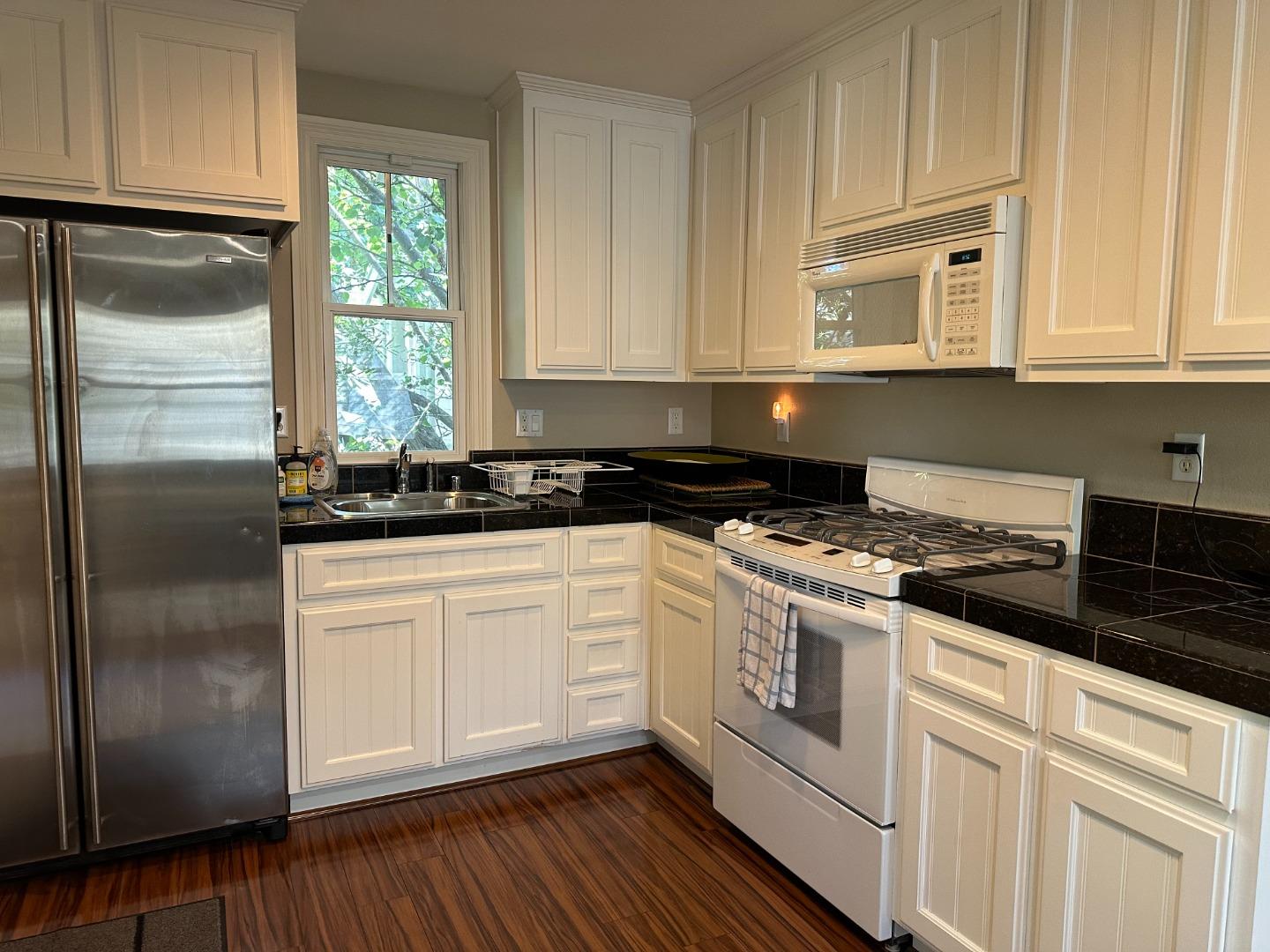 Detail Gallery Image 22 of 24 For 927 Ramona, Palo Alto,  CA 94301 - 6 Beds | 5 Baths