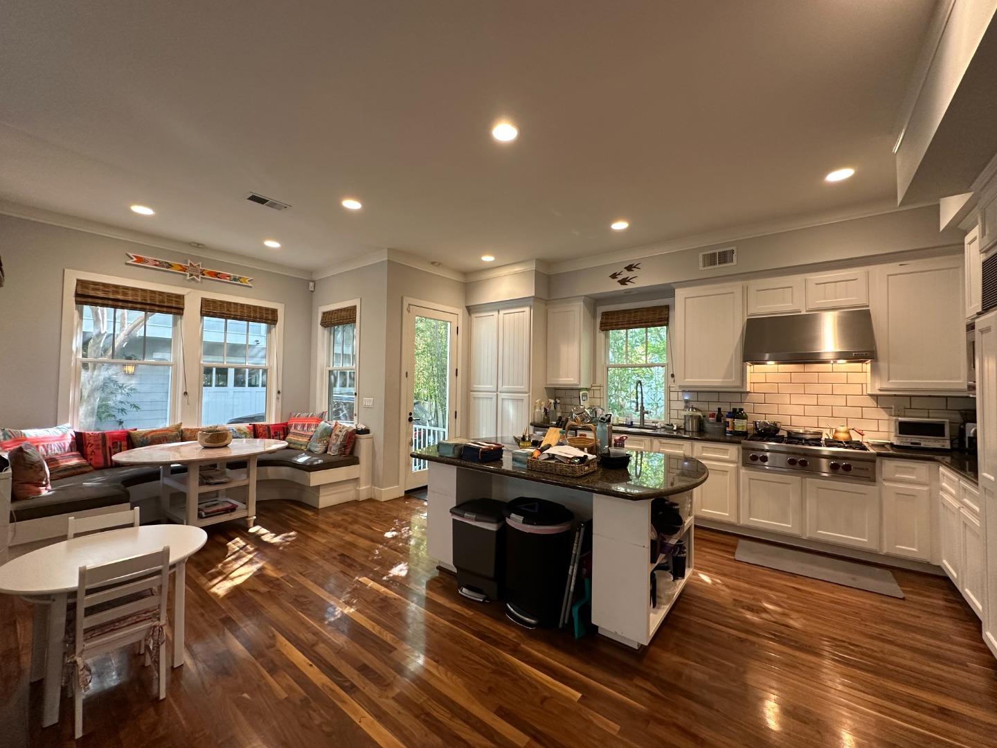 Detail Gallery Image 6 of 24 For 927 Ramona, Palo Alto,  CA 94301 - 6 Beds | 5 Baths