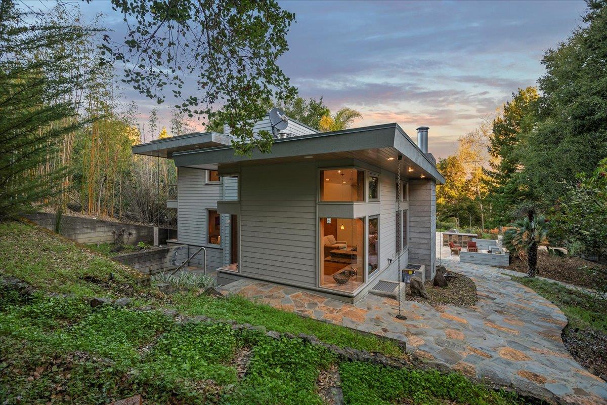 Detail Gallery Image 105 of 108 For 28140 Story Hill Ln, Los Altos Hills,  CA 94022 - 5 Beds | 4/1 Baths