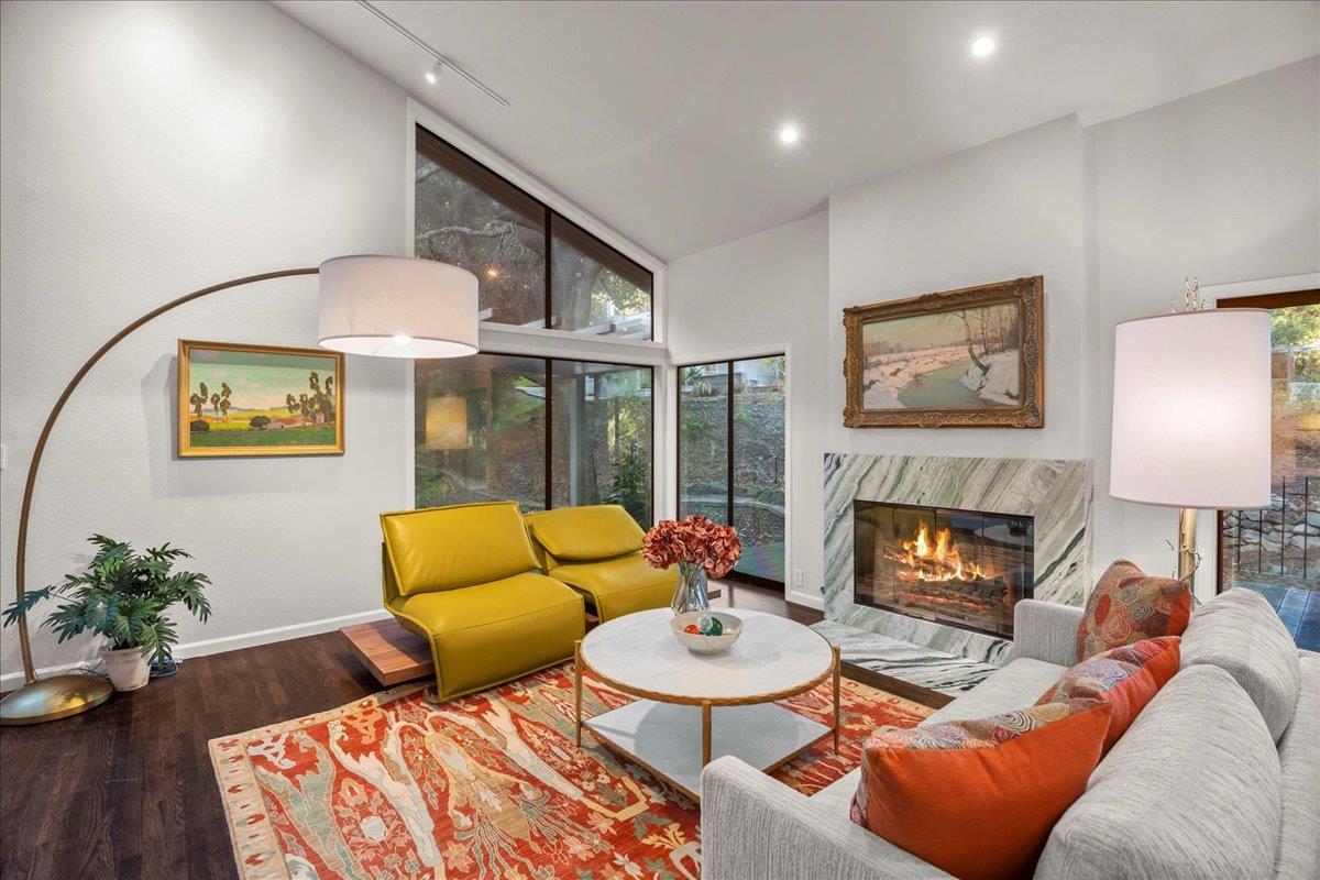 Detail Gallery Image 14 of 108 For 28140 Story Hill Ln, Los Altos Hills,  CA 94022 - 5 Beds | 4/1 Baths