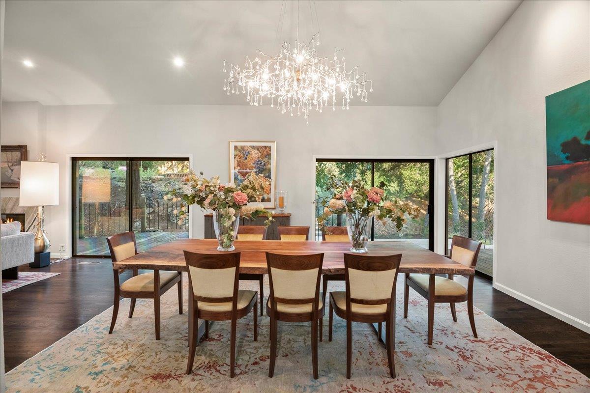 Detail Gallery Image 17 of 108 For 28140 Story Hill Ln, Los Altos Hills,  CA 94022 - 5 Beds | 4/1 Baths