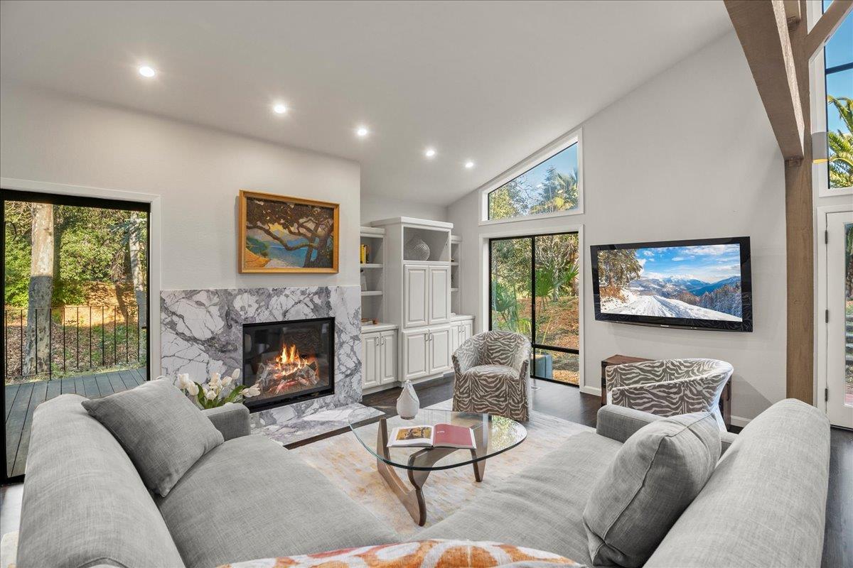 Detail Gallery Image 21 of 108 For 28140 Story Hill Ln, Los Altos Hills,  CA 94022 - 5 Beds | 4/1 Baths