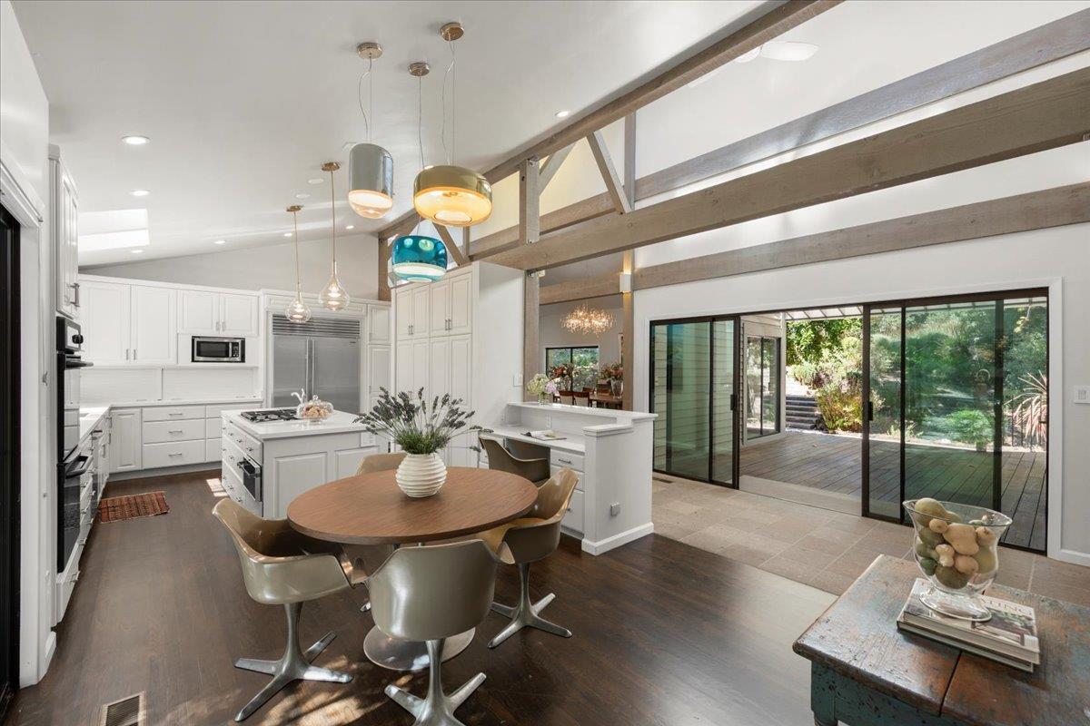 Detail Gallery Image 24 of 108 For 28140 Story Hill Ln, Los Altos Hills,  CA 94022 - 5 Beds | 4/1 Baths