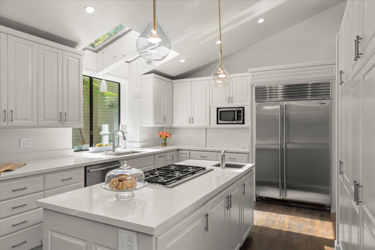 Detail Gallery Image 27 of 108 For 28140 Story Hill Ln, Los Altos Hills,  CA 94022 - 5 Beds | 4/1 Baths