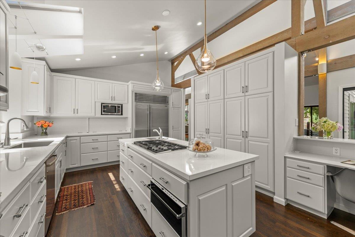 Detail Gallery Image 30 of 108 For 28140 Story Hill Ln, Los Altos Hills,  CA 94022 - 5 Beds | 4/1 Baths