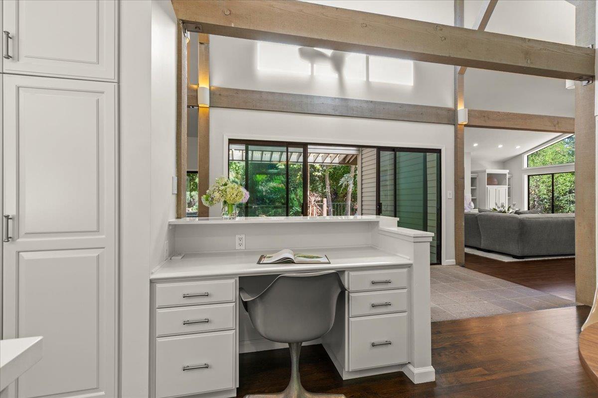 Detail Gallery Image 34 of 108 For 28140 Story Hill Ln, Los Altos Hills,  CA 94022 - 5 Beds | 4/1 Baths