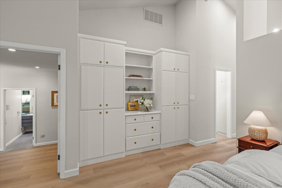 Detail Gallery Image 39 of 108 For 28140 Story Hill Ln, Los Altos Hills,  CA 94022 - 5 Beds | 4/1 Baths